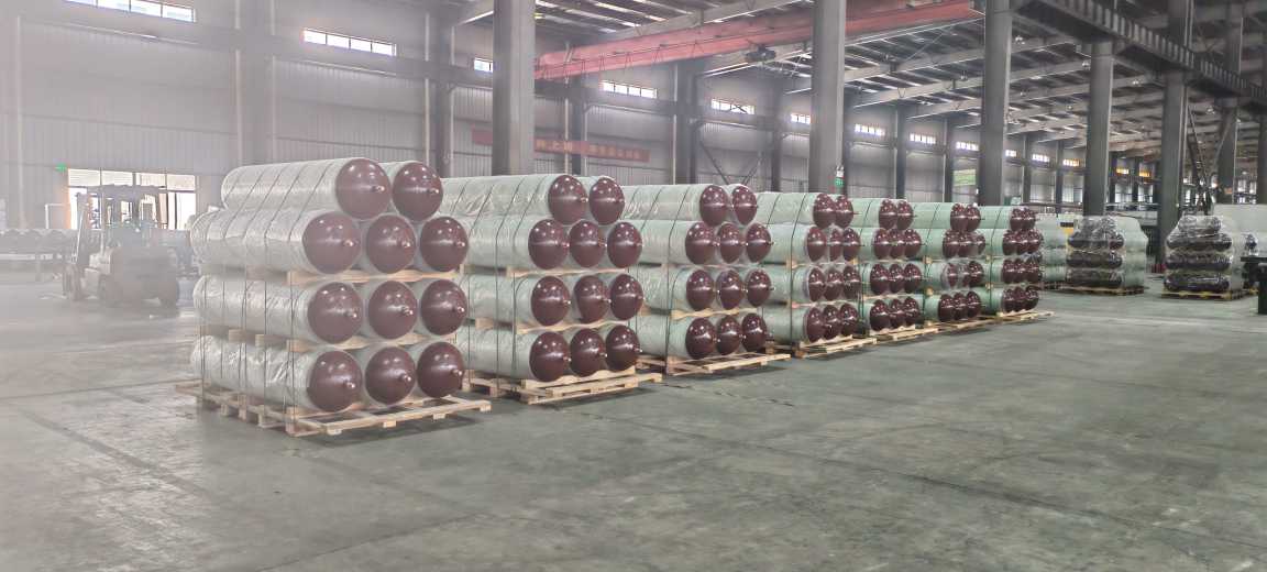 In modern industrial and energy applications, the safety and reliability of high-pressure gas cylinders are critical. Today, we introduce a high-performance product—the CNG2-Type Dual-Port Gas Cylinder—which, with its advanced material technology and stringent safety certifications, stands as an ideal solution for high-pressure gas storage and transportation.